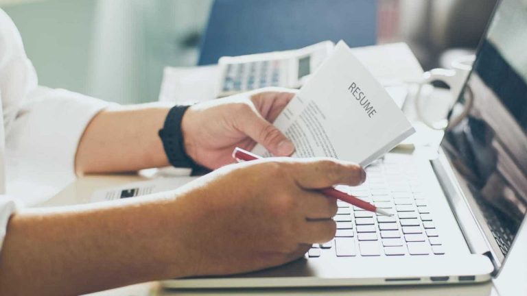 como enviar currículo da maneira correta