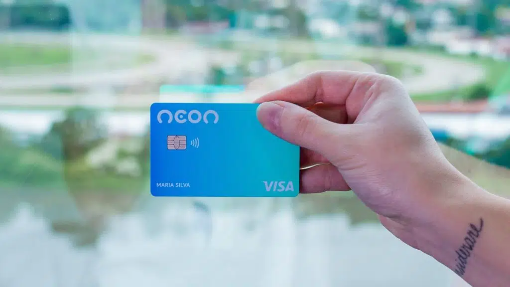Neon é cartão de crédito ou débito